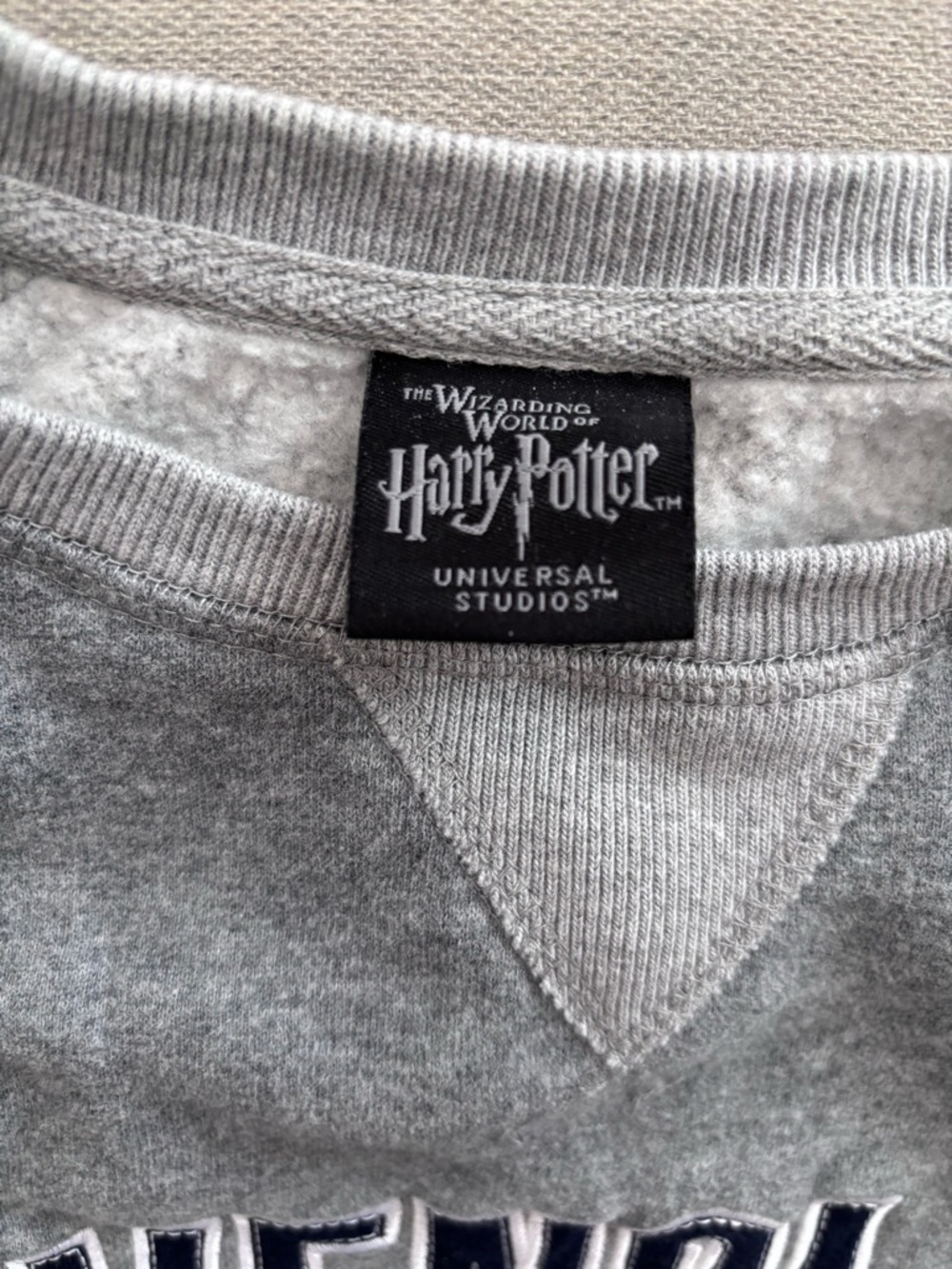 Harry Potter Ravenclaw Sweatshirt Gray Universal Studios Crest Logo Medium - Picture 2 of 4